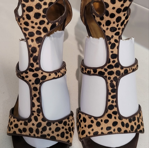 Heels - Picture 2 of 6